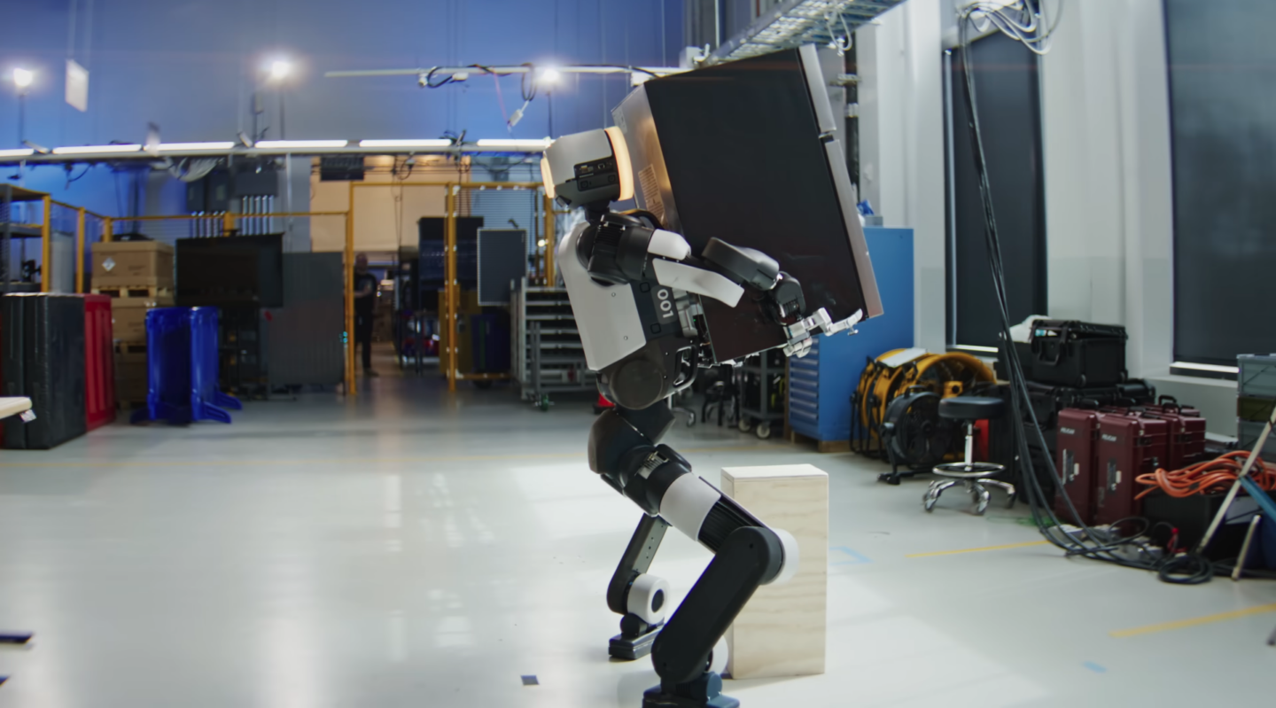 Робот Atlas от Boston Dynamics на испытаниях — часть «робо»-ставки Кореи